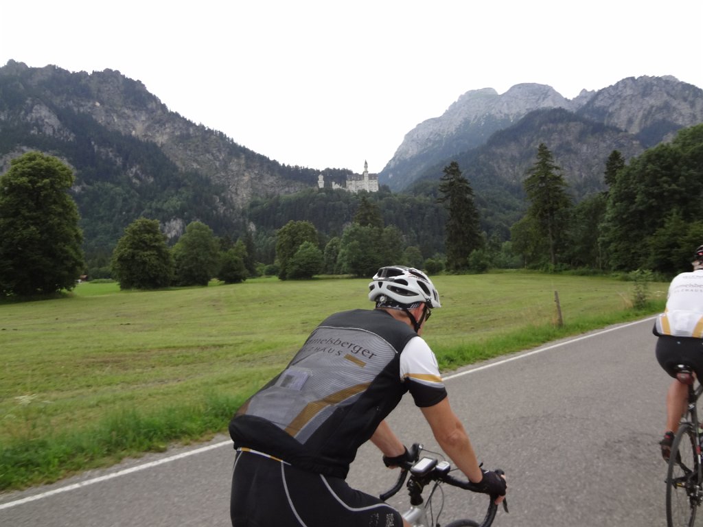 Fahrt vorbei an Schloss Neuschwanstein.jpg